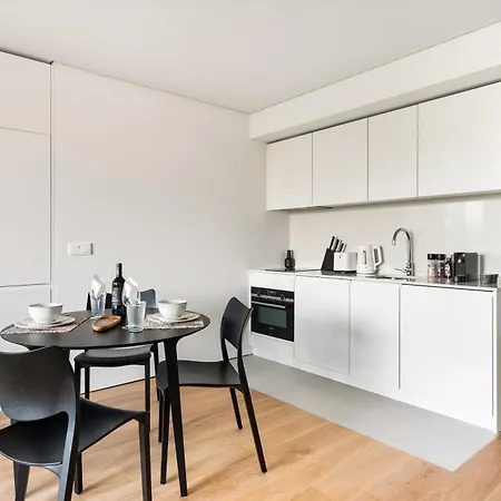 Lx Living By Mirabilis